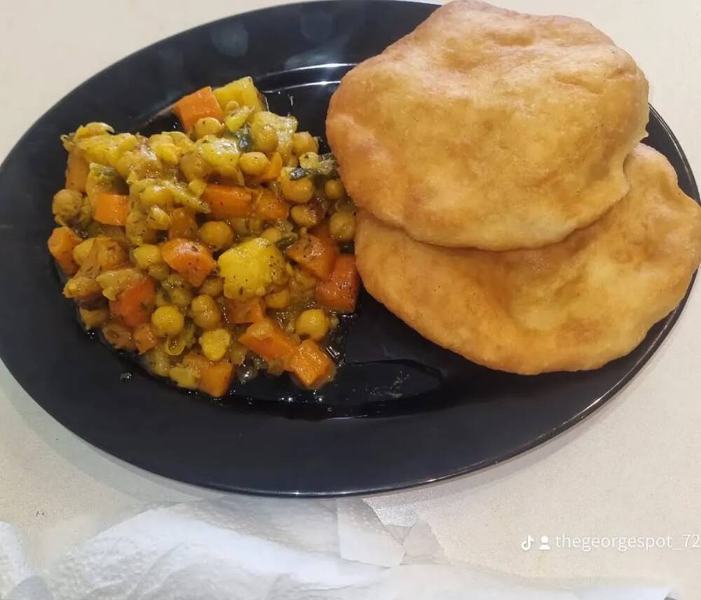 Curry chick pea with fried dumpling